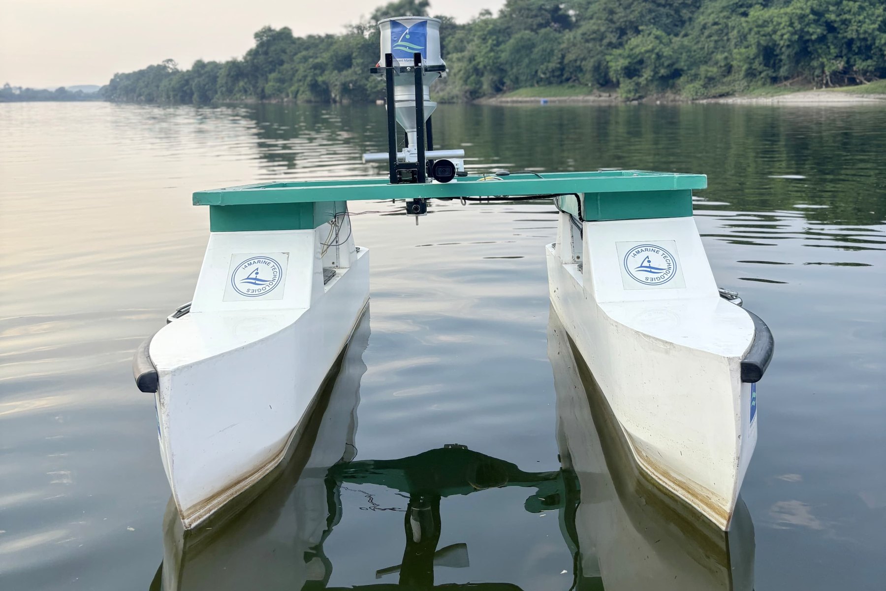 Twin-hull i4-Marine platform on the water during river testing